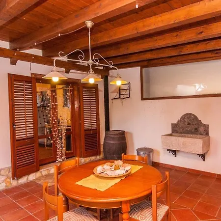 New Villa Messina 펜션 *