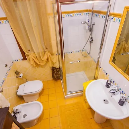New Villa Messina 펜션 캄포펠리체 디 로첼라