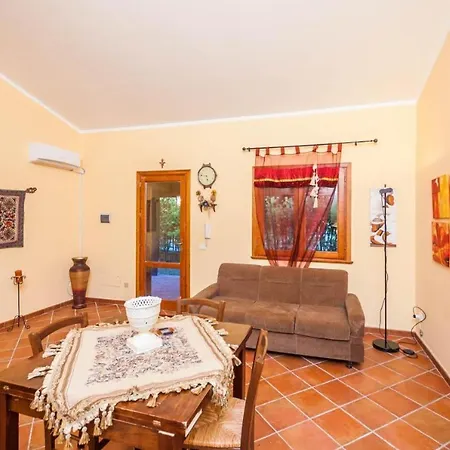 New Villa Messina 캄포펠리체 디 로첼라