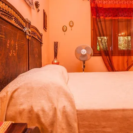 펜션 New Villa Messina 캄포펠리체 디 로첼라