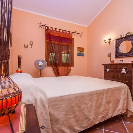 New Villa Messina 캄포펠리체 디 로첼라