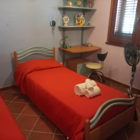 펜션 New Villa Messina 캄포펠리체 디 로첼라